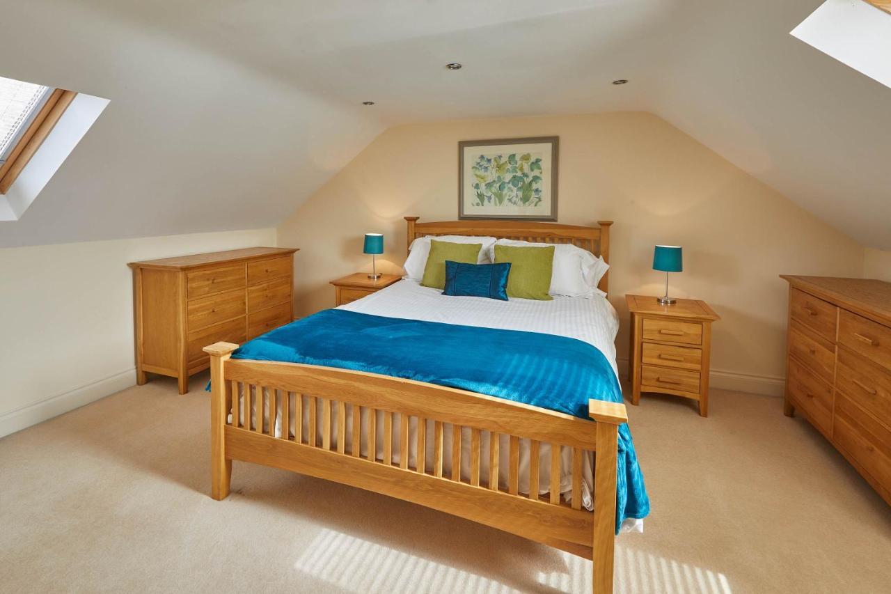 Host & Stay - The Railway Retreat Уитби Екстериор снимка