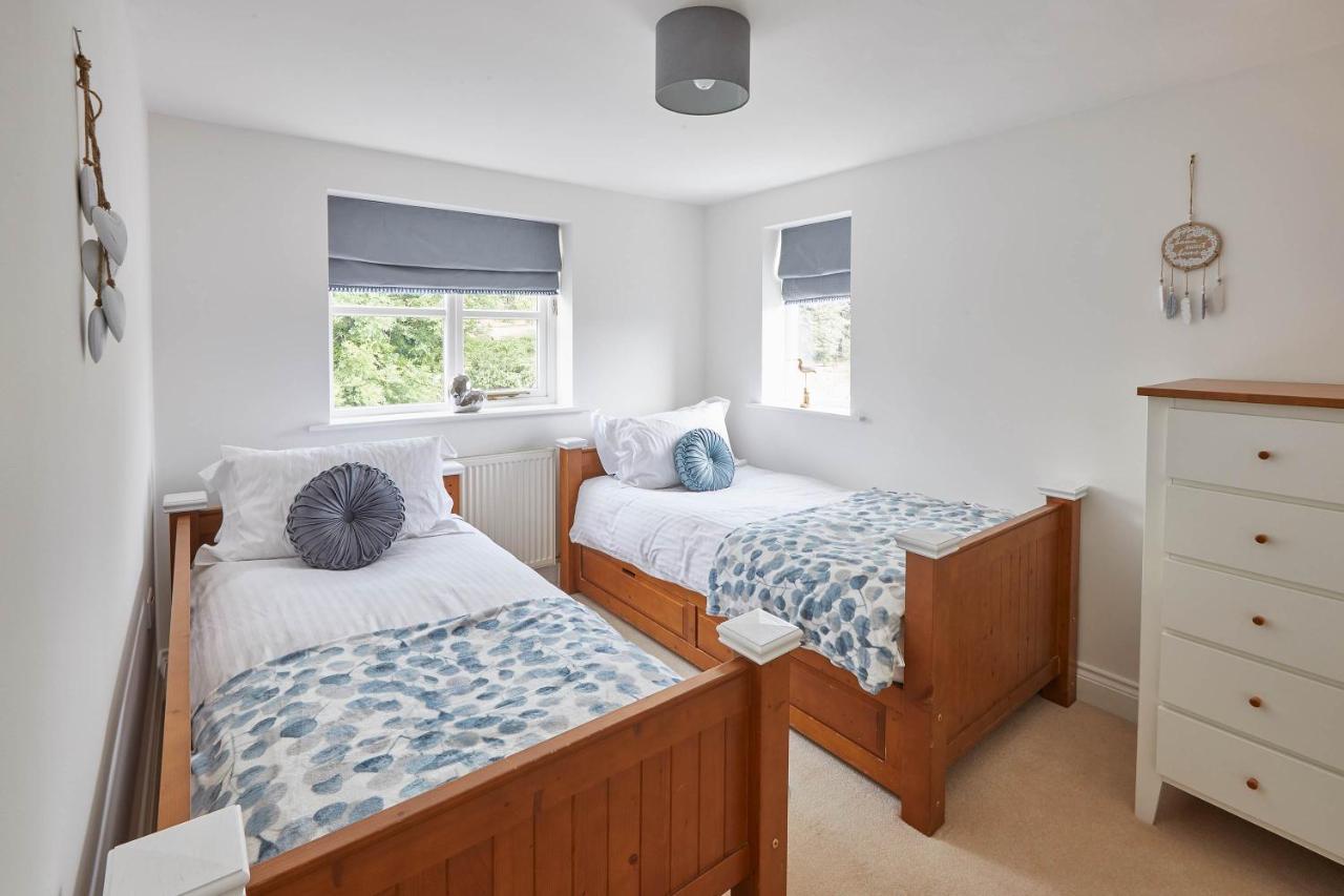 Host & Stay - The Railway Retreat Уитби Екстериор снимка