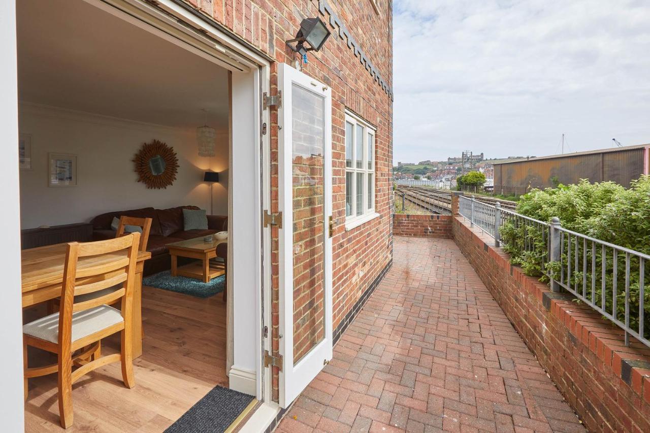 Host & Stay - The Railway Retreat Уитби Екстериор снимка